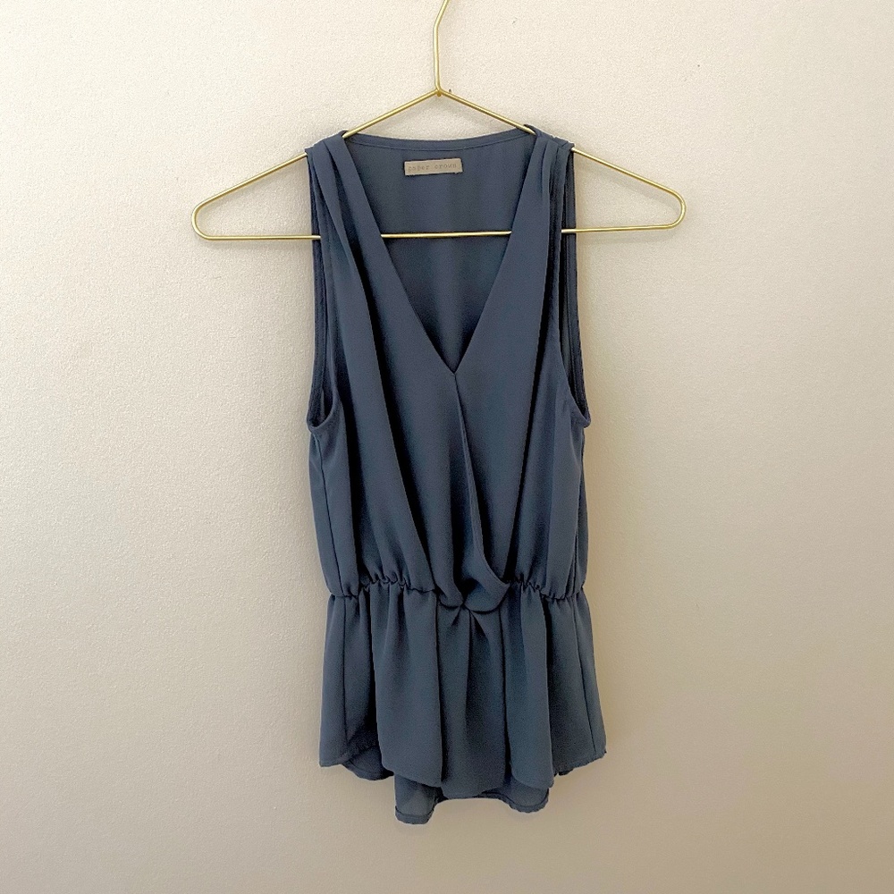 PAPER CROWN V-Neck Top